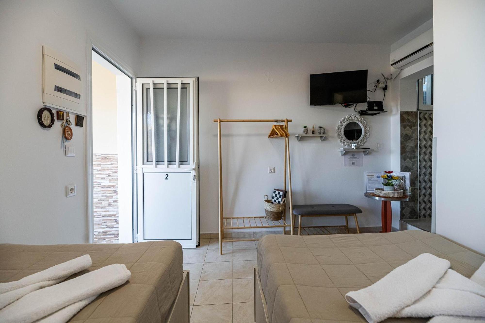 Aperanto Galazio Apartment Archangelos  Dış mekan fotoğraf